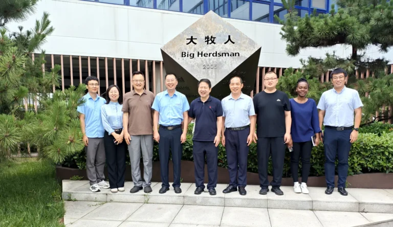 zhang-junmin-visit-big-herdsman-1